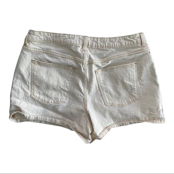 Universal Thread Cream Vintage Midi Denim Shorts Size 14 - Picture 6 of 6